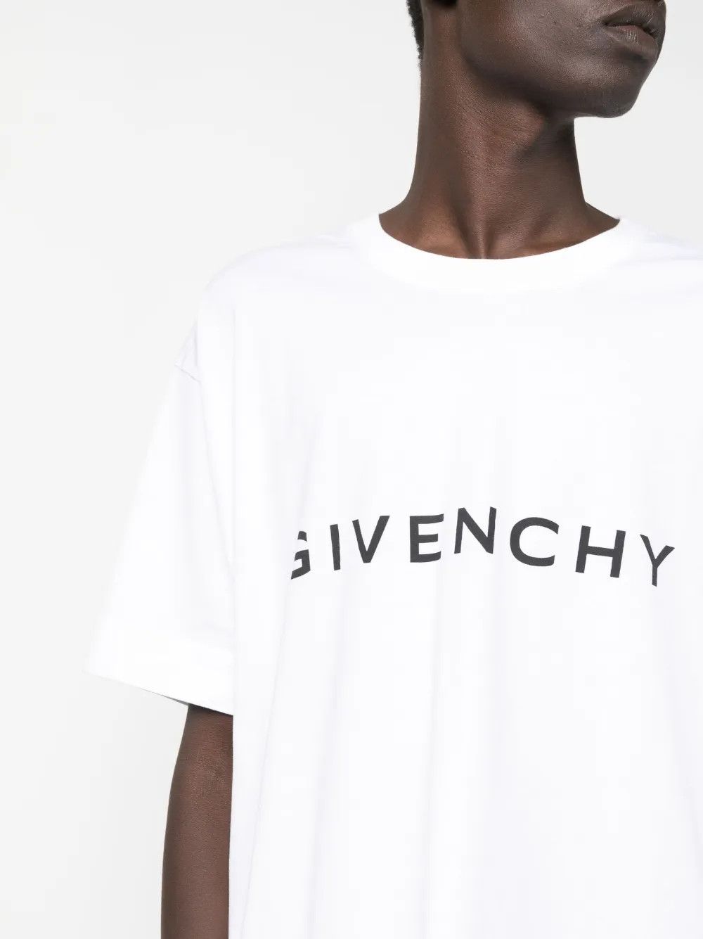 Givenchy o1w1db10325 Oversized Fit T-Shirt in White Size US XL / EU 56 / 4 - 5 Thumbnail