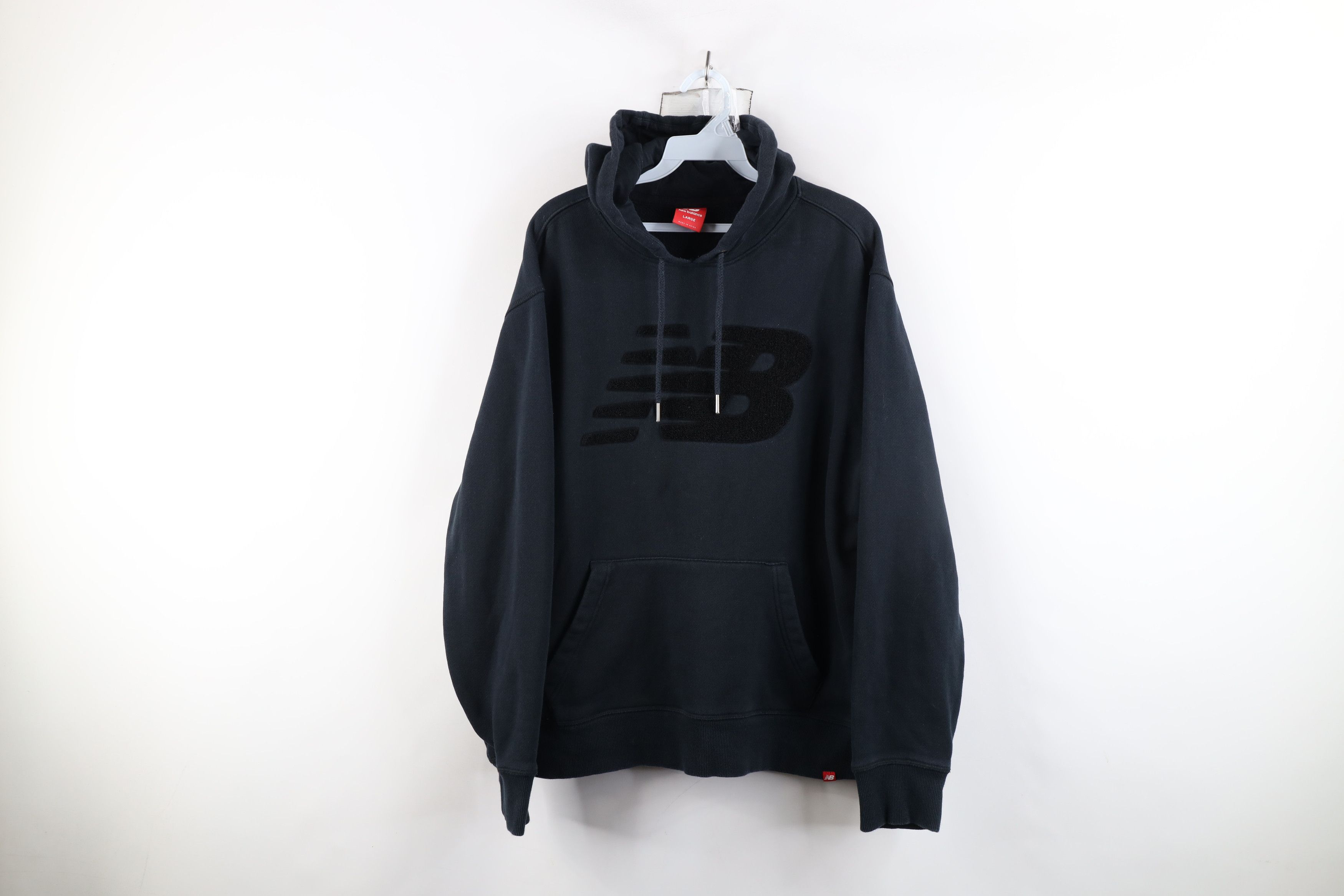 New Balance × Vintage Vintage New Balance Logo Felt Patch Hoodie Sweatshirt Black Size US L / EU 52-54 / 3 - 1 Thumbnail