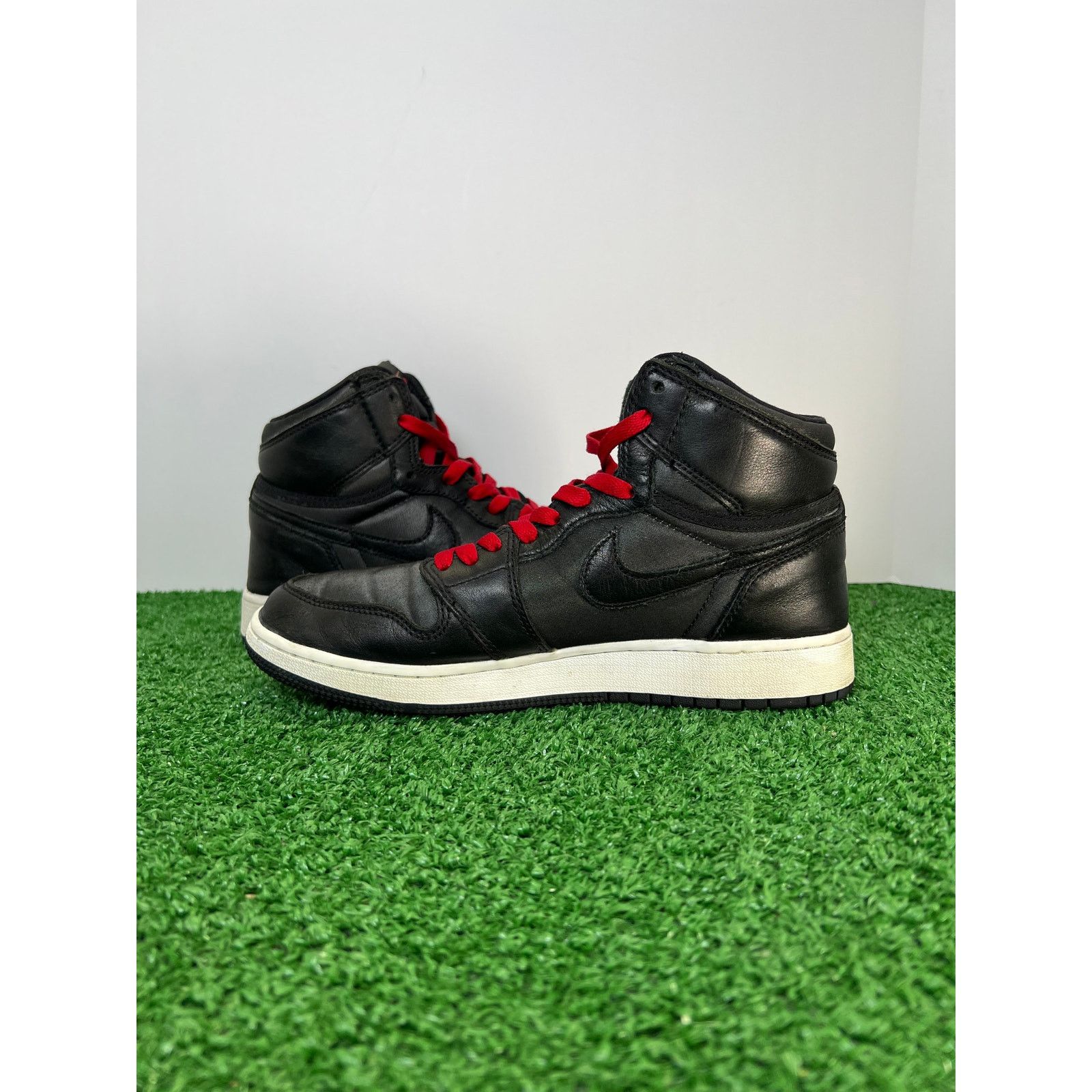Nike Air Jordan 1 Retro GS High Black Red 575441 060 SZ6.5Y