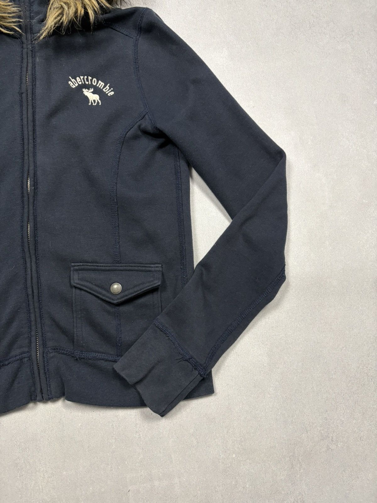 Abercrombie & Fitch Vintage Abercrombie Zip Faux Fur Hoodie Mohair Fuzzy Y2K XS Size XS / US 0-2 / IT 36-38 - 4 Thumbnail