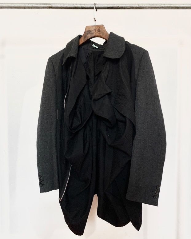 Comme des Garcons Comme des Garcons Aw2003 Twisted assymetrical jacket Size M / US 6-8 / IT 42-44 - 2 Thumbnail
