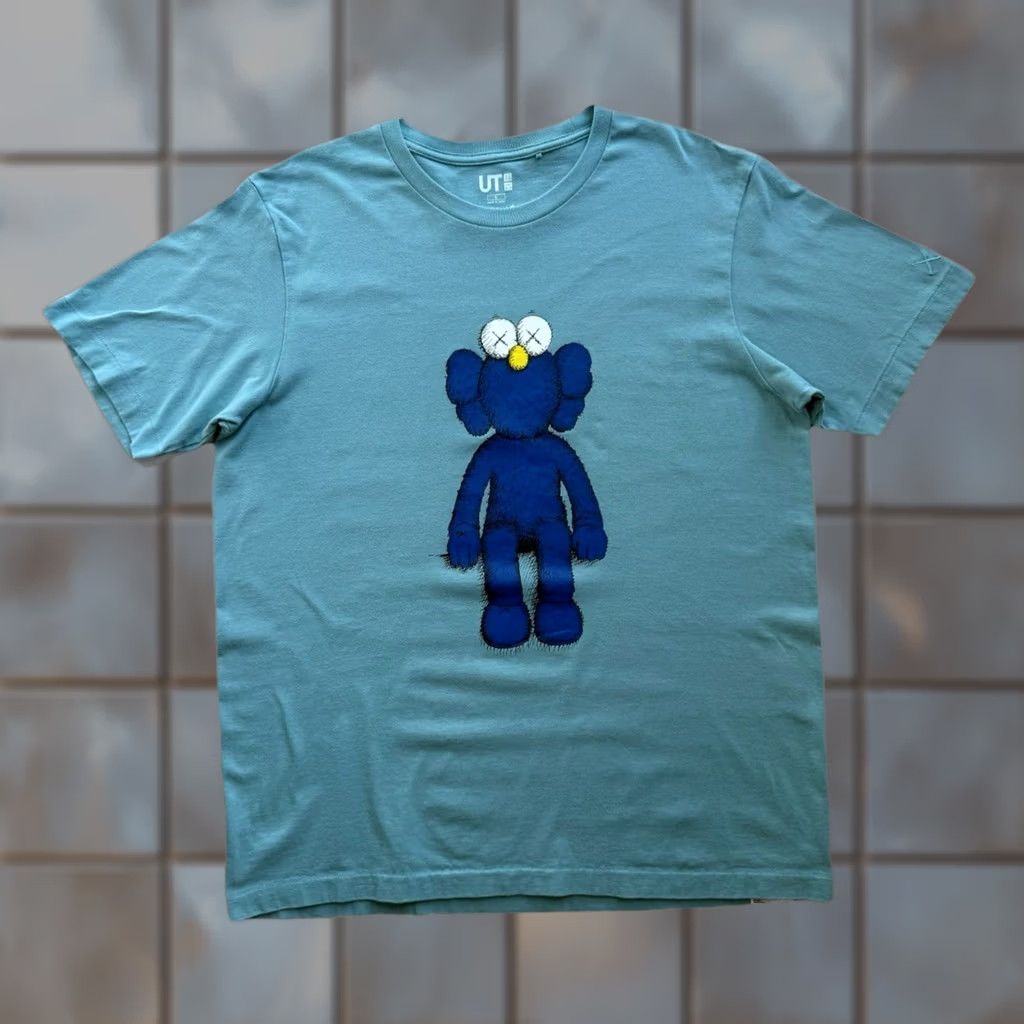 Uniqlo Kaws Uniqlo Shirt L Teal Blue Crew Neck Short Sleeve Logo Graphic Cotton Men T-Shirt Vintage No Size US L / EU 52-54 / 3 - 1 Thumbnail