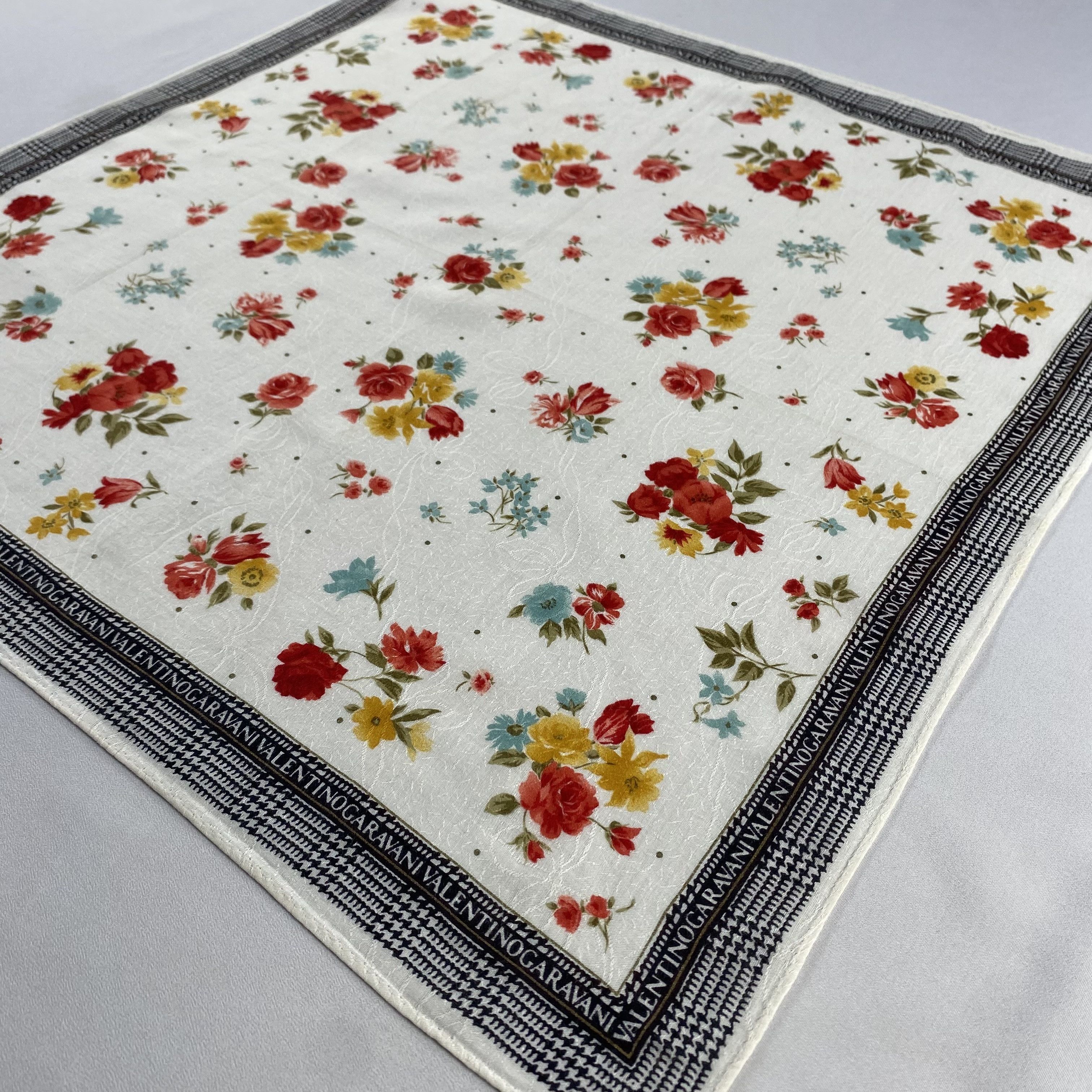 Valentino × Vintage Valentino Garavani Bandana/ Handkerchief / Neckerchief-P1365 Size ONE SIZE - 2 Thumbnail