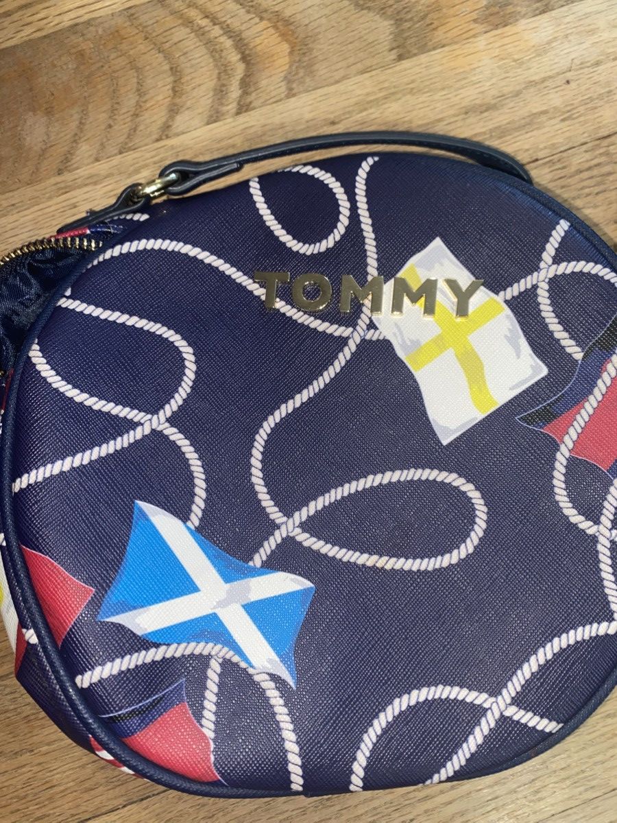 Tommy Hilfiger Tommy Hilfiger Round Crossbody Purse Size ONE SIZE - 5 Thumbnail