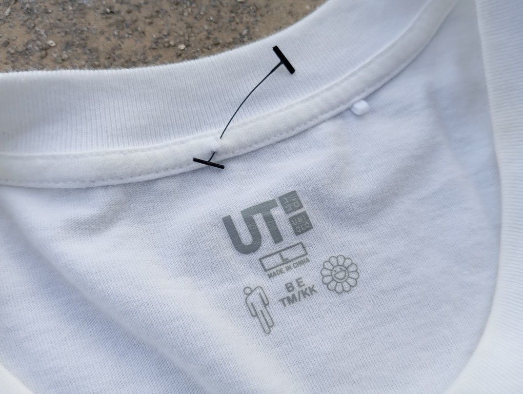 Uniqlo Billie Eilish x Takashi Murakami Tshirt singer designer 🎌 Size US L / EU 52-54 / 3 - 3 Thumbnail