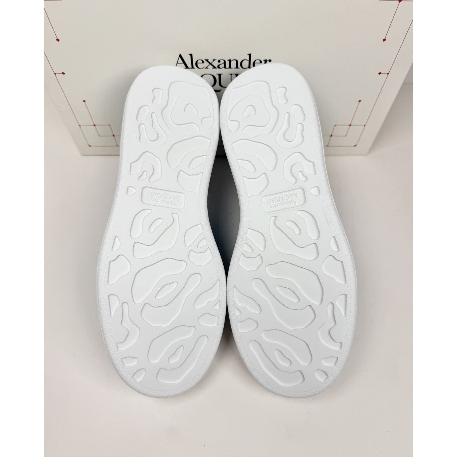 Alexander McQueen Size 7US - Alexander McQueen Oversized Powder Blue NEW Size US 7 / EU 40 - 6 Thumbnail