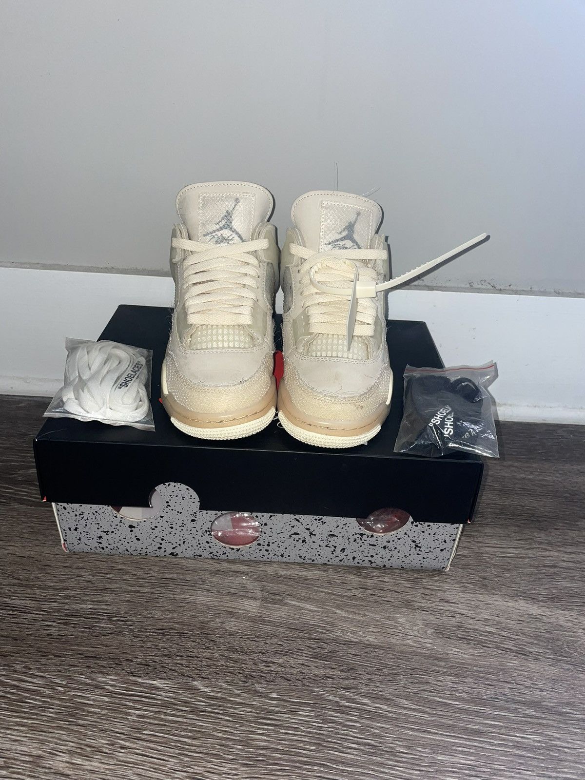 Jordan Brand × Off-White Air Jordan 4 x Off White Sail Size US 5 / IT 35 - 1 Thumbnail