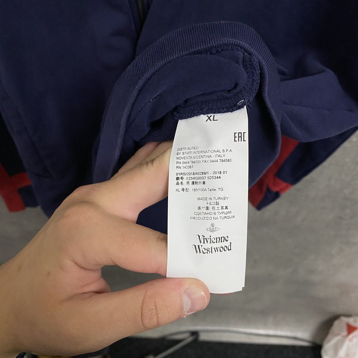 Vivienne Westwood Vintage Vivienne Westwood Zip Hoodie Orb Small Logo Size US XL / EU 56 / 4 - 9 Thumbnail