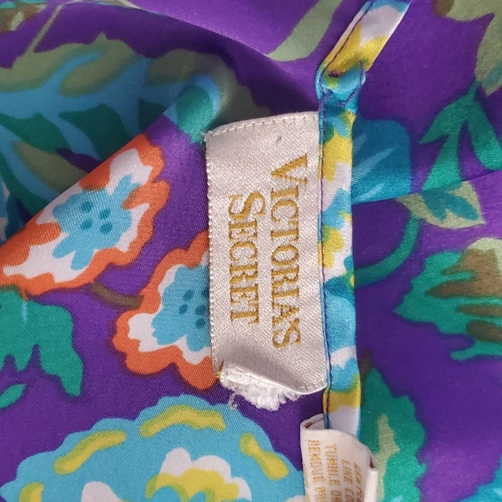 Victoria's Secret VS Gold Label Satin Floral Lingerie Sleep Set Size 27" / US 4 / IT 40 - 9 Thumbnail