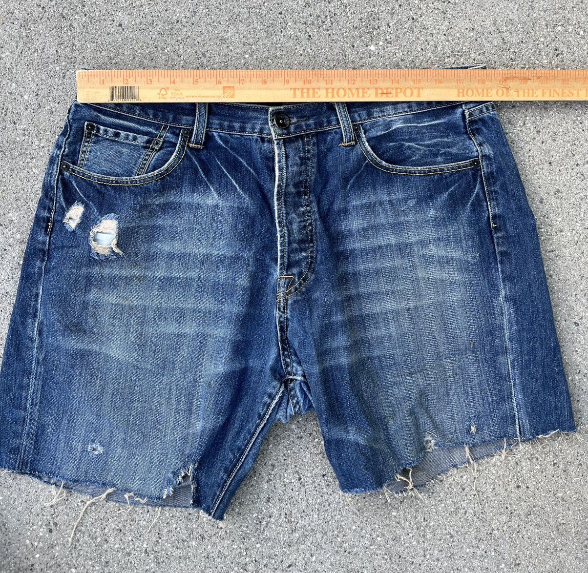 Christian Audigier × Ed Hardy × Von Dutch Ed Hardy by Christian Audigier Jean Shorts Cut Off Jorts Size US 36 / EU 52 - 3 Thumbnail