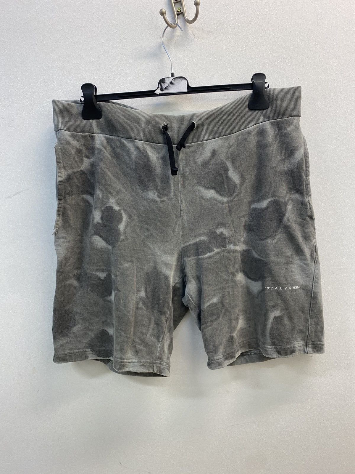 1017 ALYX 9SM 1017 ALYX 9SM Sweat Shorts Size US 35 - 1 Thumbnail
