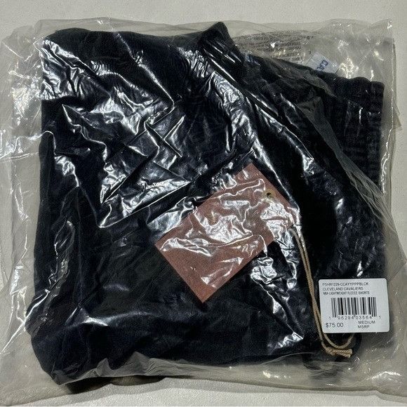 Mitchell & Ness NWT MITCHELL & NESS CLEVELAND CAVALIERS NBA FLEECE SHORTS M Size US 30 / EU 46 - 11 Thumbnail