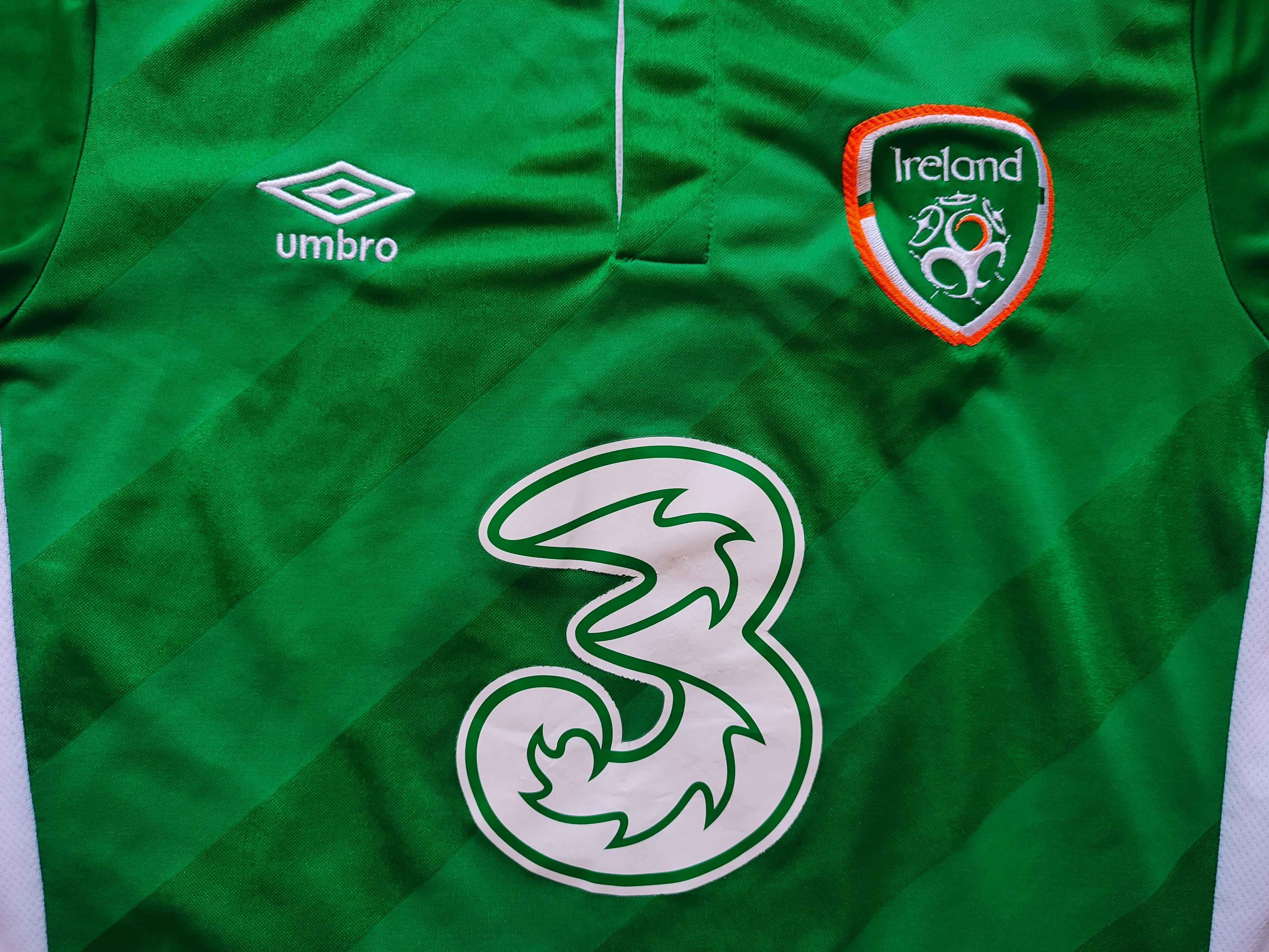 Umbro Ireland National Team 2016 Home Umbro Official Soccer Jersey Size US M / EU 48-50 / 2 - 9 Thumbnail