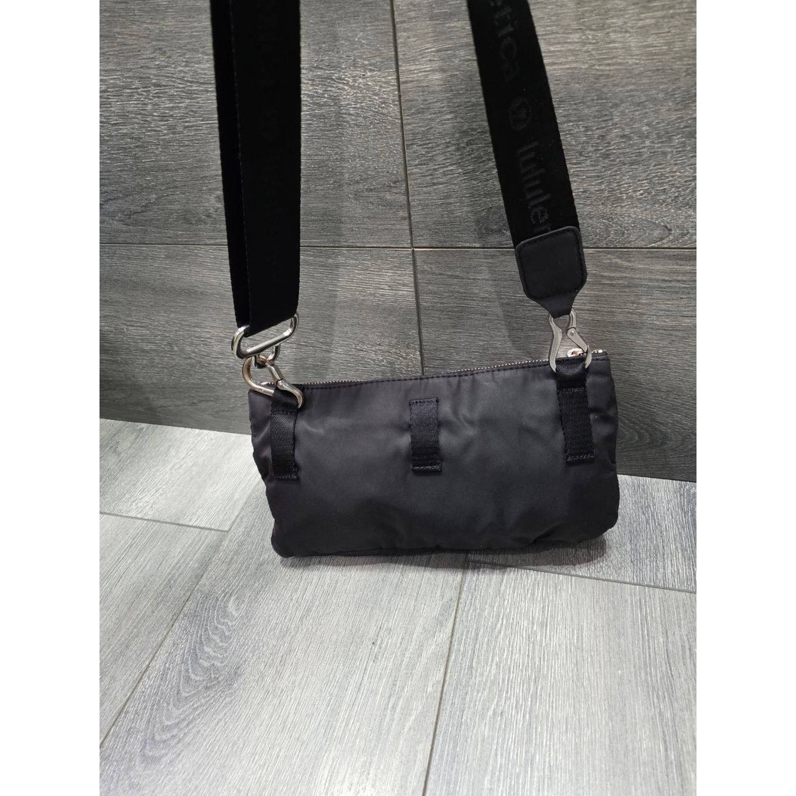 Lululemon Lululemon Waist Bag Sling Black CrossBody Chunky B000635 Size ONE SIZE - 6 Thumbnail