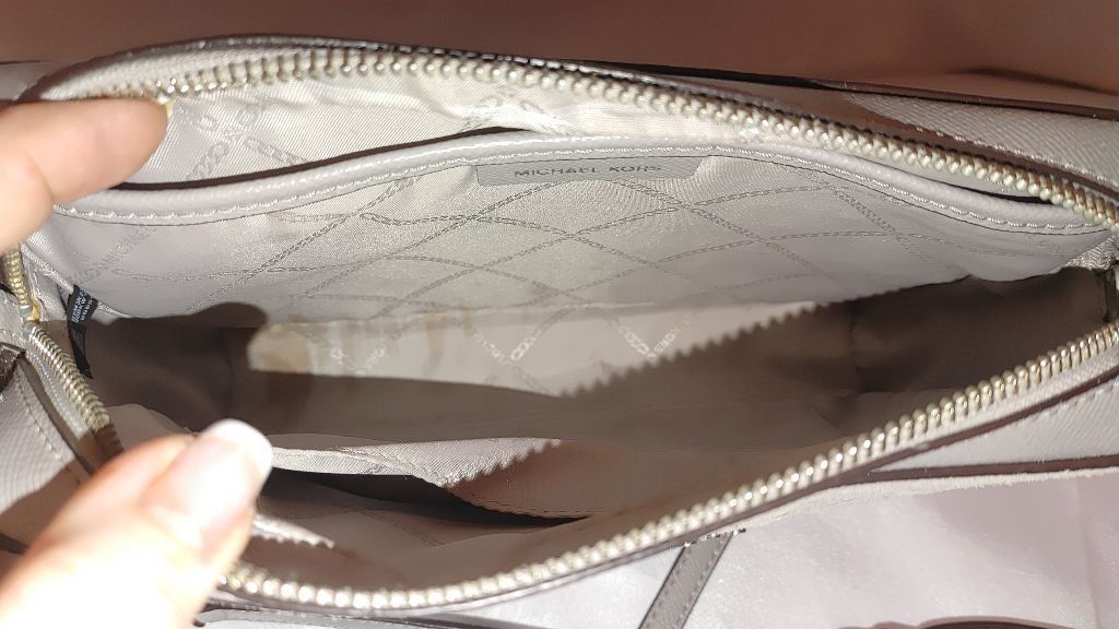 Michael Kors Michael Kors jet set large East West studded crossbody Size ONE SIZE - 8 Thumbnail