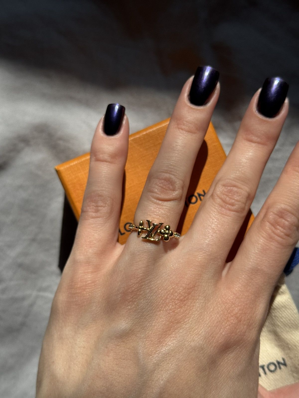 Louis Vuitton Louis Vuitton LV Iconic Metal Gold Ring Size ONE SIZE - 10 Thumbnail