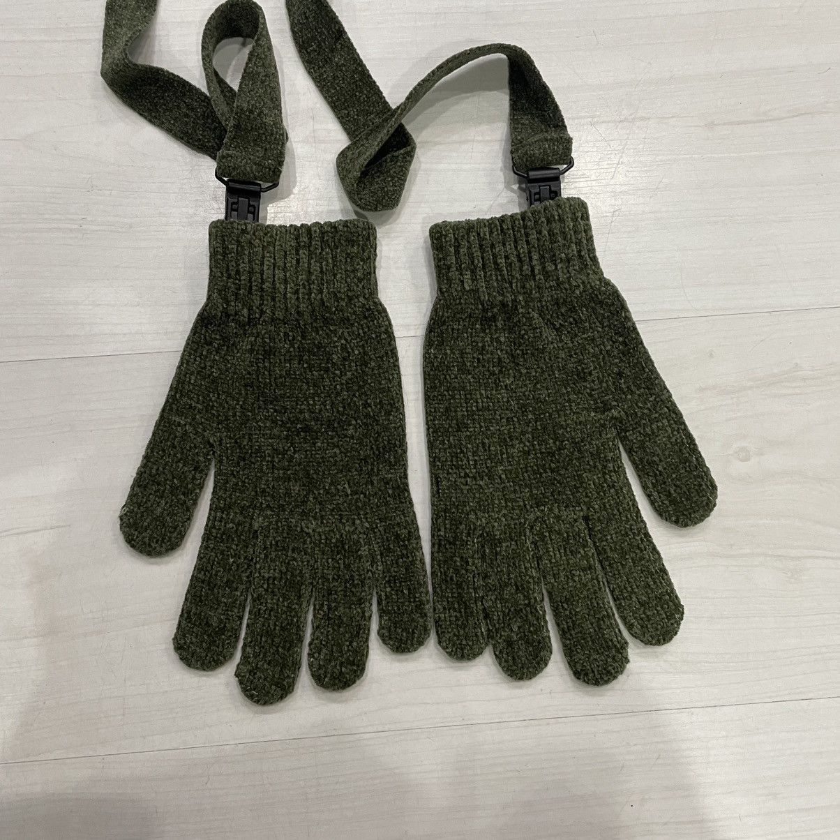 Yardsale - Chenille Gloves Green, Men's — image 4 of 6
