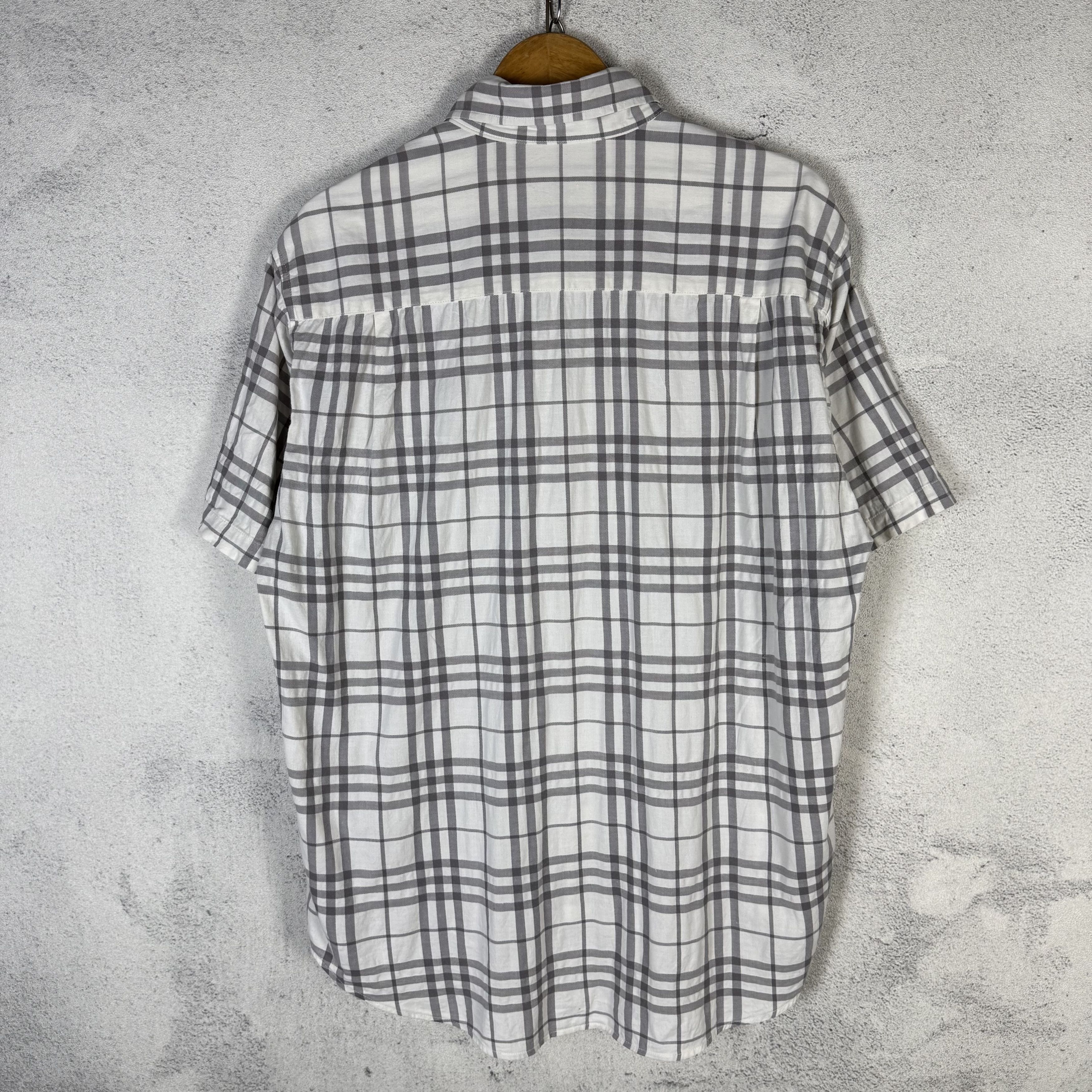 Burberry Vintage Burberry Button Down Shirt Size US M / EU 48-50 / 2 - 4 Thumbnail