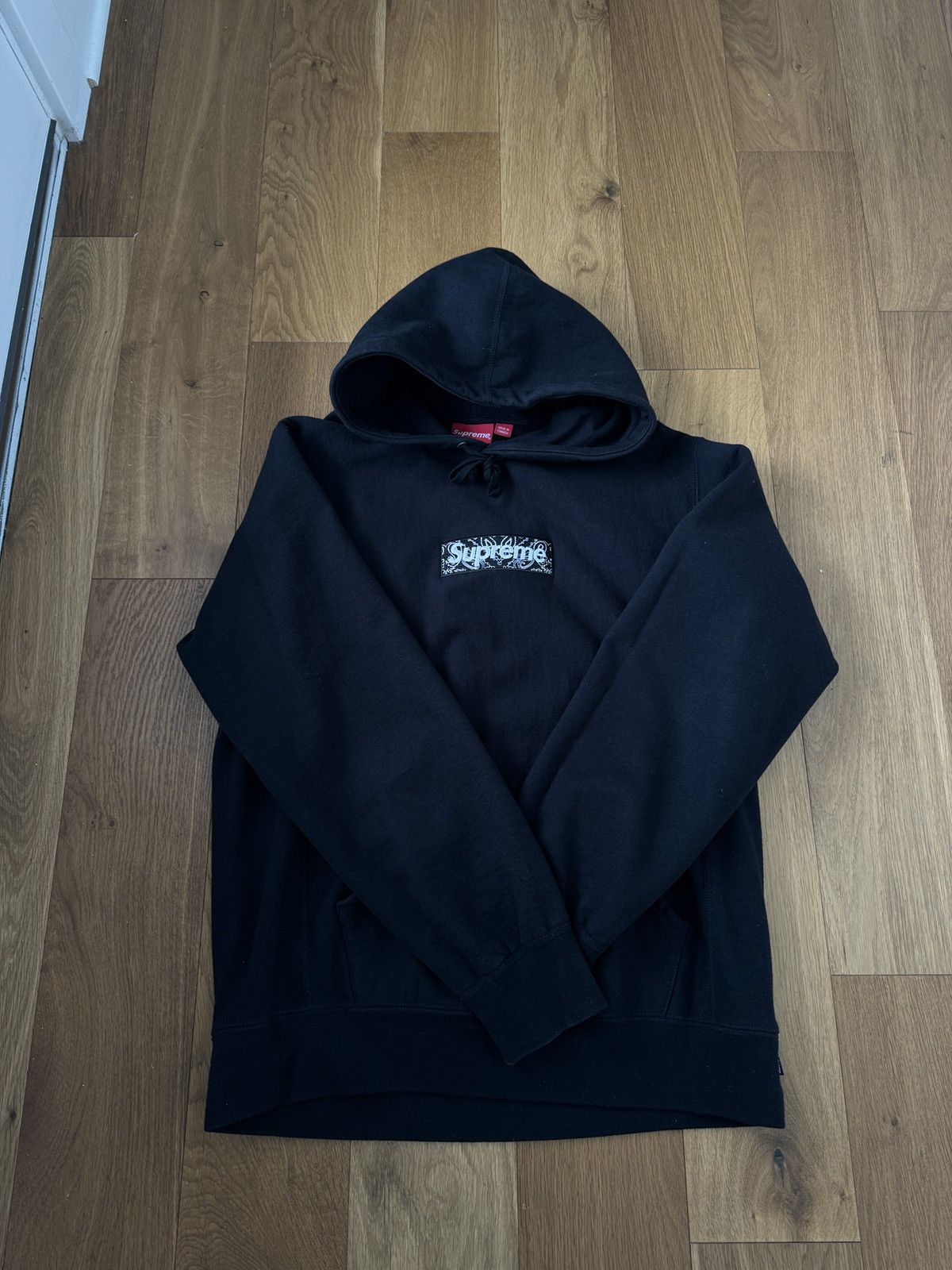 Supreme SUPREME BOX LOGO BLACK BANDANA HOODIE Size US XL / EU 56 / 4 - 1 Thumbnail