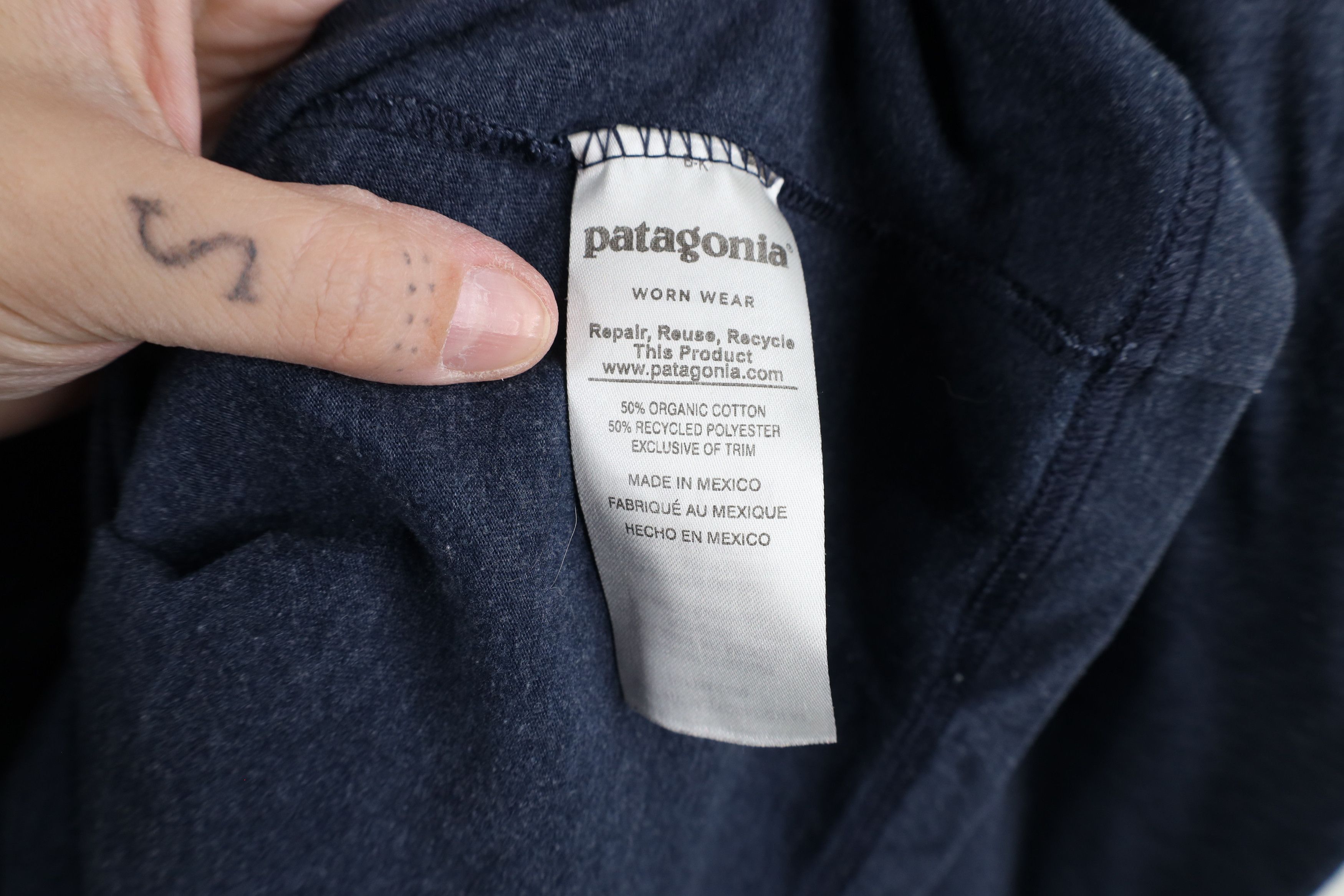 Patagonia × Vintage Vintage Patagonia Spell Out Buffalo Long Sleeve T-Shirt Blue Size US L / EU 52-54 / 3 - 6 Thumbnail