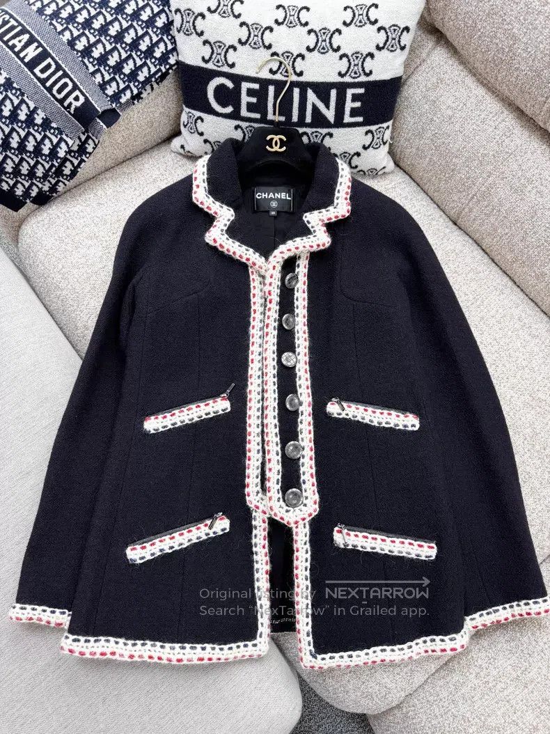 Chanel Chanel Tweed red, blue and white rolled lapel woven jacket Size XS / US 0-2 / IT 36-38 - 2 Thumbnail
