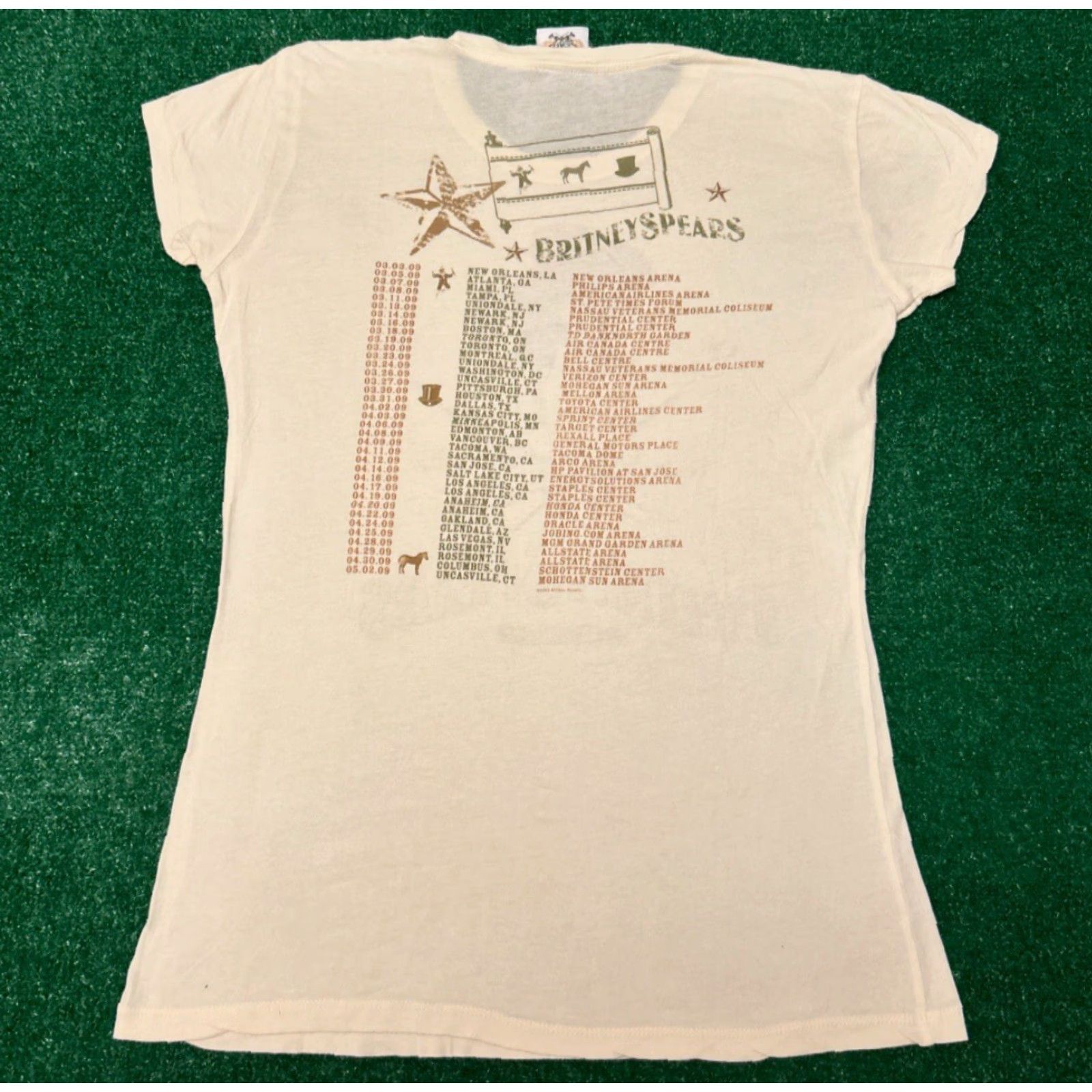 Vintage VINTAGE Britney Spears Circus Tour Concert Y2K VTG Shirt Women’s Size XL Beige Short Sleeve Pop Music 2009 Womens Size XL / US 12-14 / IT 48-50 - 2 Thumbnail