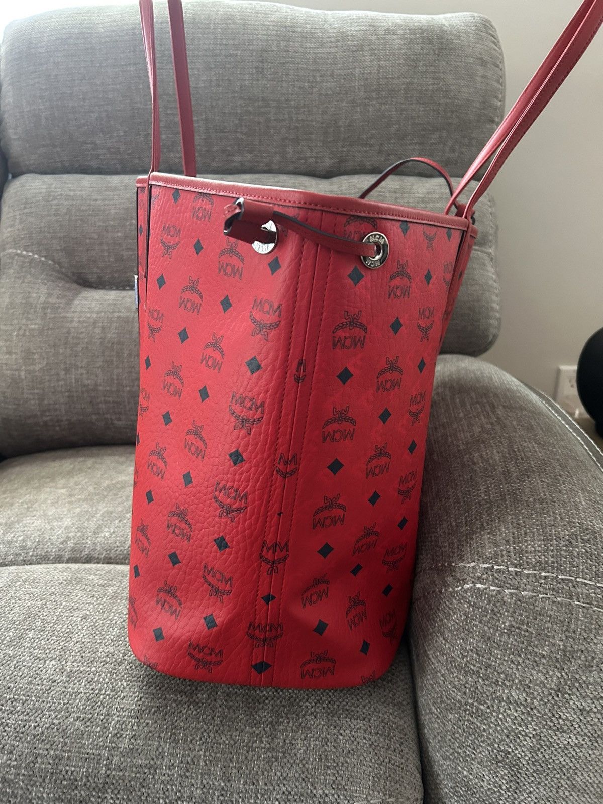 MCM Large Liz Reversible Shopper - Candy Red Size ONE SIZE - 6 Thumbnail