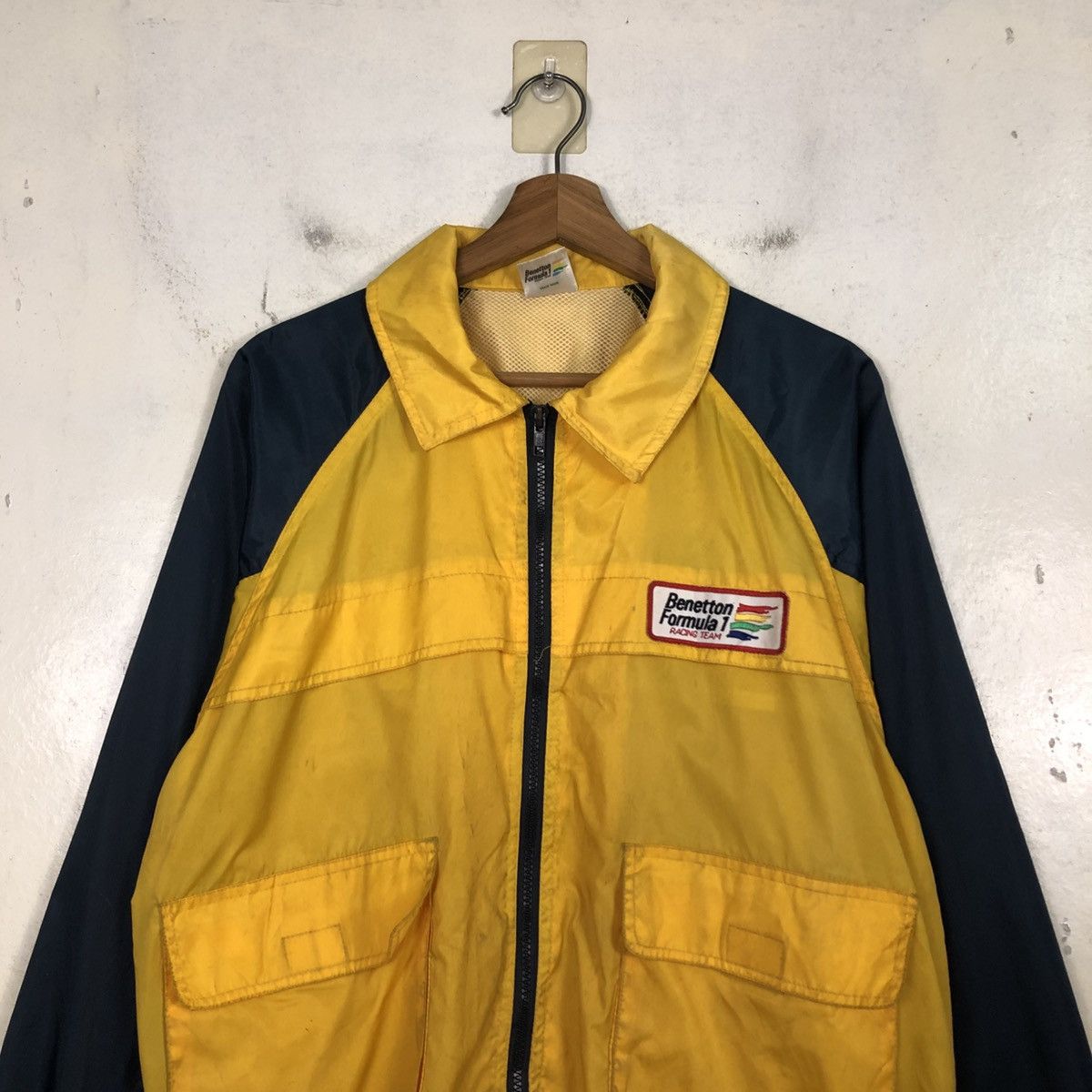 Benetton 📌Vintage Bomber Jacket Benetton Formula 1 Racing Team Logo Size US M / EU 48-50 / 2 - 5 Thumbnail