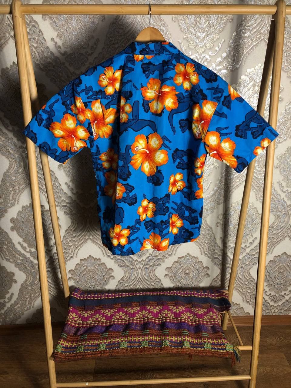 Vintage VERY RARE HAWAII SEXY HOT BABY FLOWERS DESIGNER SHIRT 90s Size US L / EU 52-54 / 3 - 8 Thumbnail