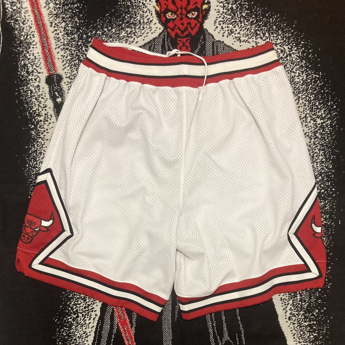 NBA × Nike × Vintage Vintage 90s || Chicago Bulls || Authentic NBA Shorts || Nike Size US 36 / EU 52 - 10 Thumbnail