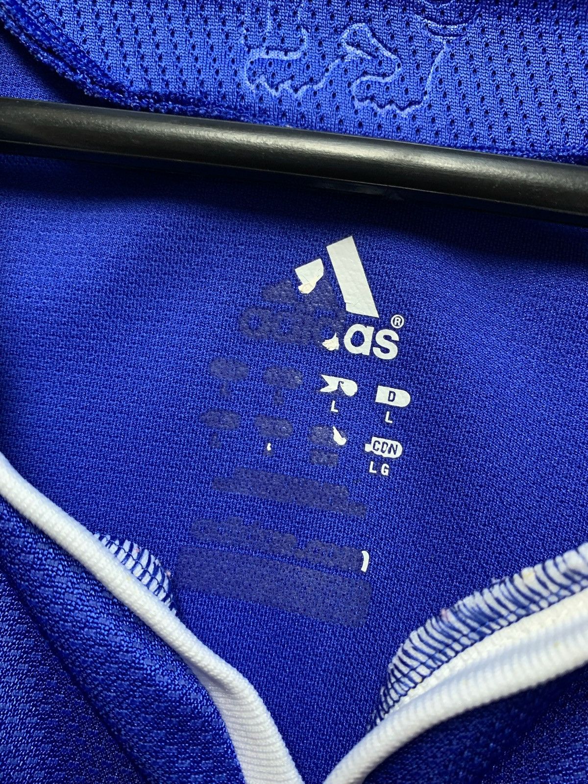 Adidas × Chelsea Soccer × Vintage Vintage adidas Chelsea soccer jersey Samsung size L Size US L / EU 52-54 / 3 - 5 Thumbnail