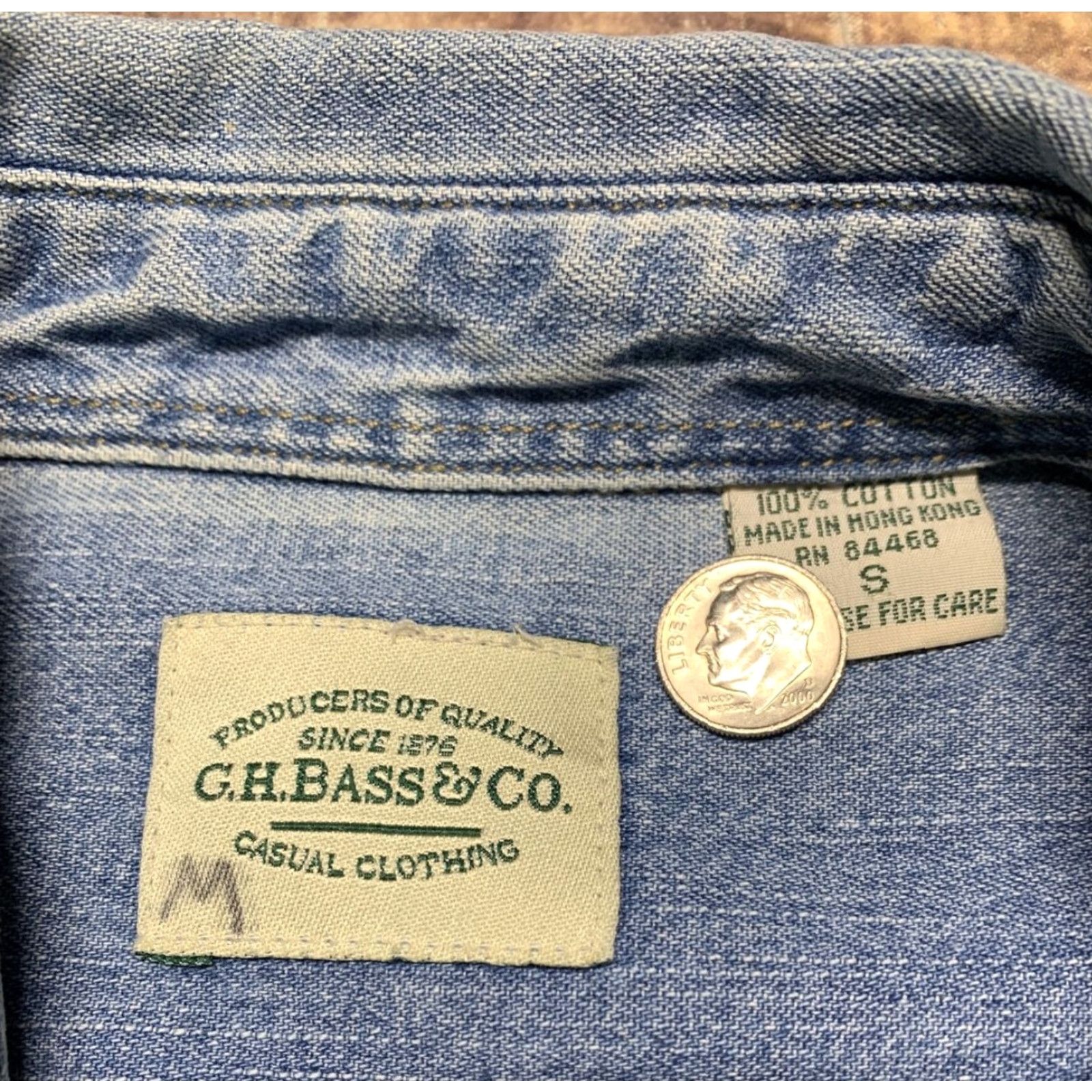 Vintage G.H. Bass Woman’s Button-Up Shirt Sky Blue Size Small 2 Front Pockets Bass Tab Shirt Womens Button-Up Casual Cotton Solid Long Sleeve Size S / US 4 / IT 40 - 4 Thumbnail