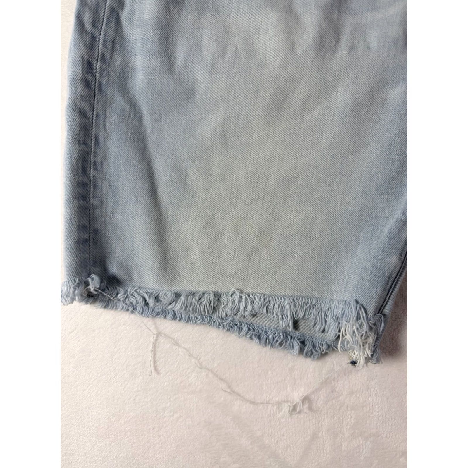 American Eagle Outfitters American Eagle Outfitters Denim Shorts Bermuda Men Light Wash Distressed 32 Blue Denim 5-Pocket Size US 32 / EU 48 - 3 Thumbnail