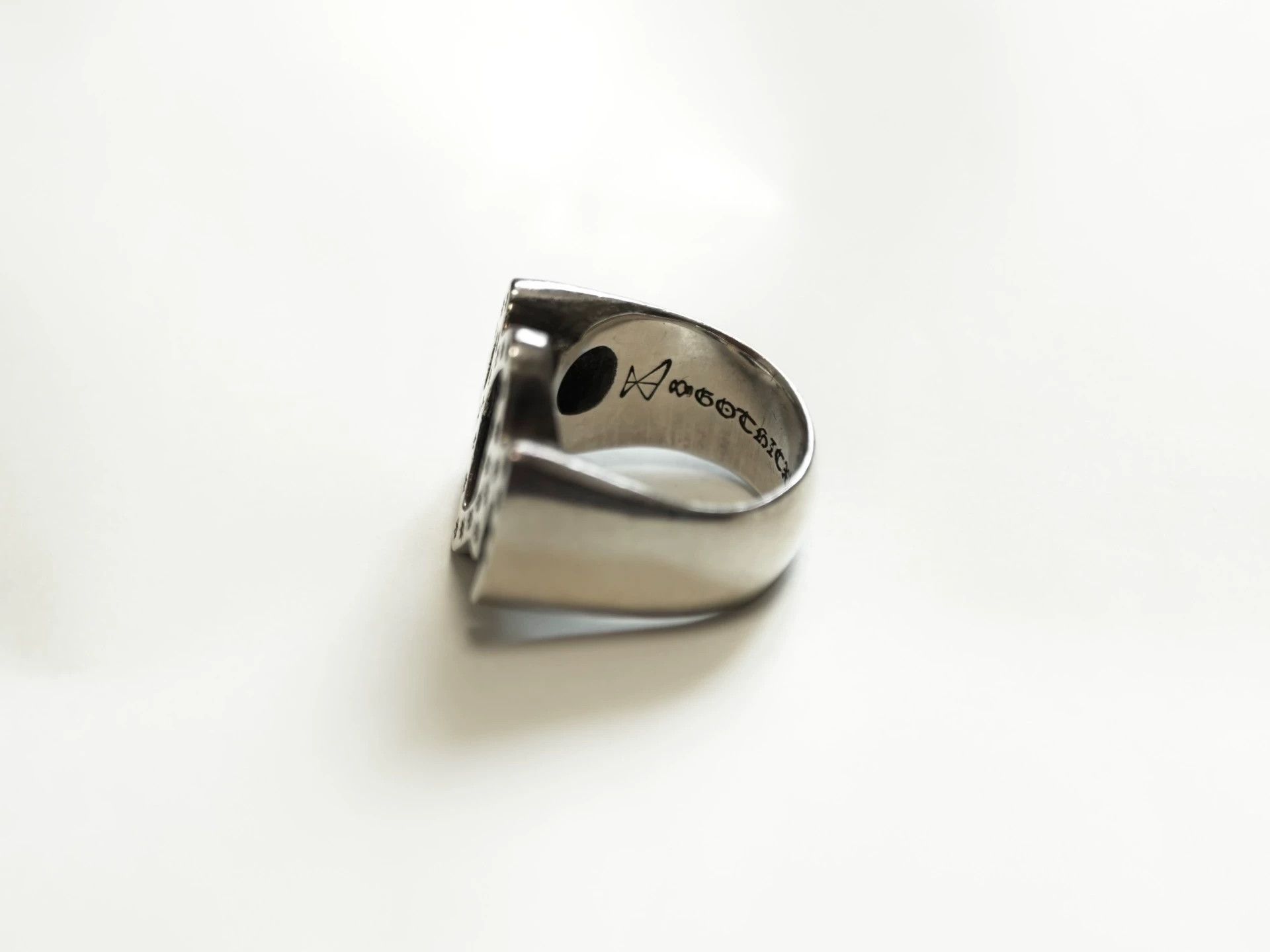 Yohji Yamamoto Yohji Yamamoto Gothic Crystal-Encrusted Ring Size 17 Size ONE SIZE - 6 Thumbnail