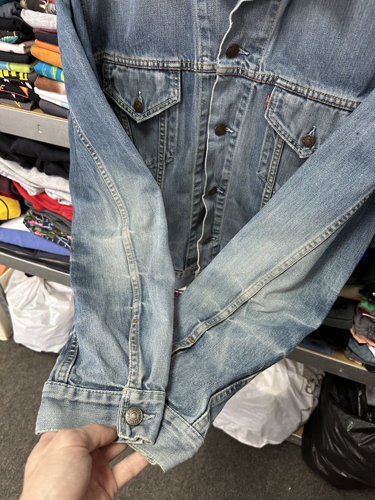 Levi's Vintage Clothing Vintage Levi’s Denim Jacket Washed Blue Trucker 90s Hype Size US XL / EU 56 / 4 - 22 Thumbnail