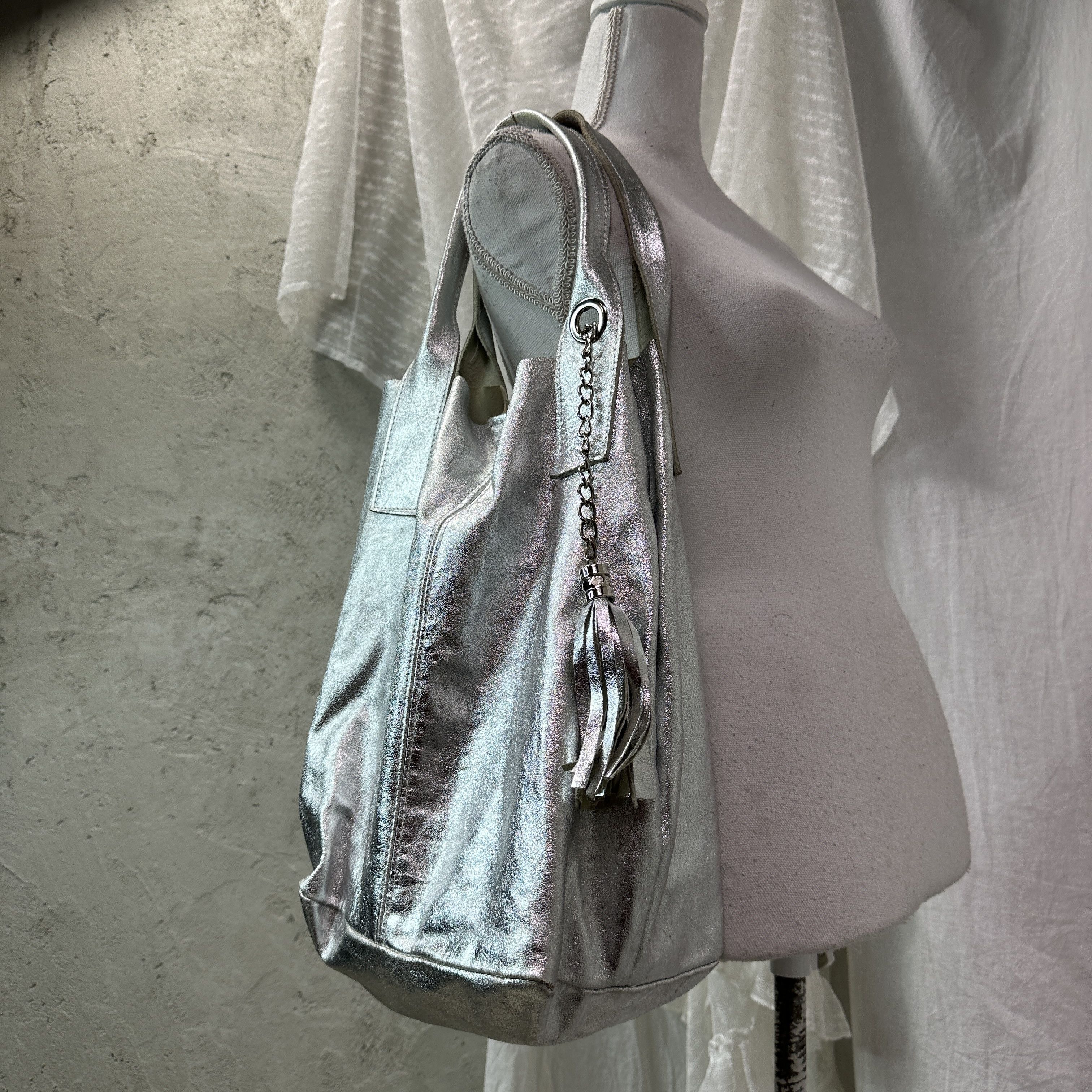 Vintage Vintage Leather Silver Chrome Hobo Bag Y2K Size ONE SIZE - 5 Thumbnail