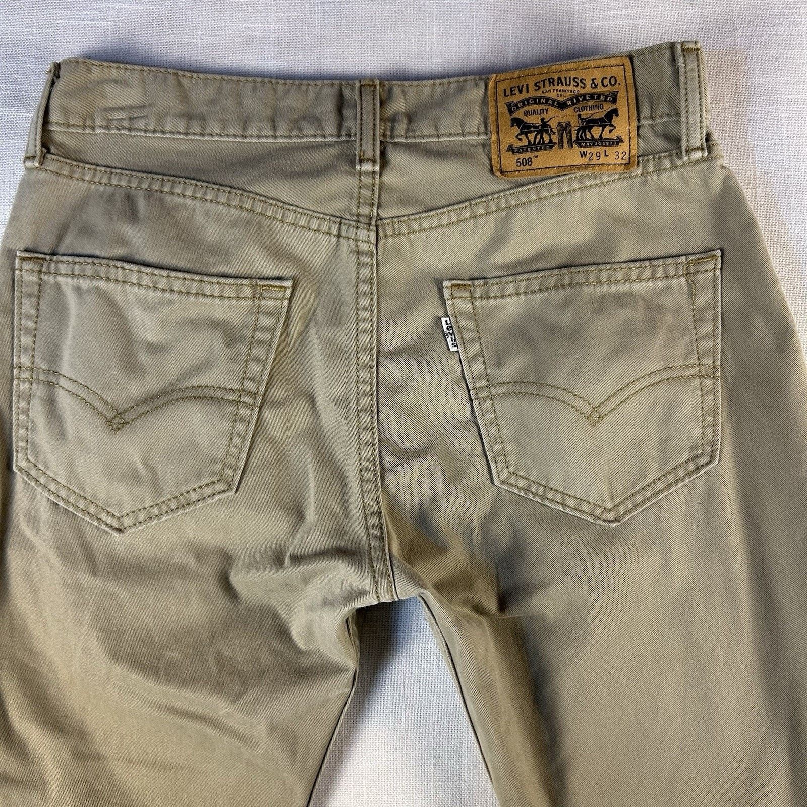 Levi's Levi's 508 Tapered Khaki 100% Cotton Pants Men's Size 29x32 Size US 29 - 7 Thumbnail
