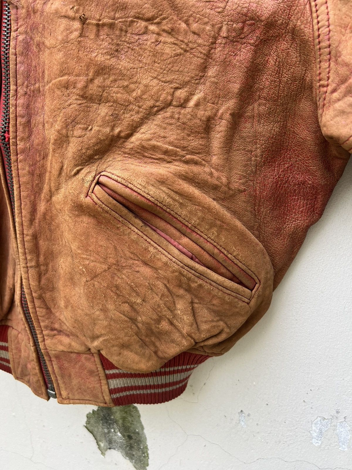 Avirex Vintage 80s 90s Avirex Trashed Leather Flight Bomber Jacket Size US L / EU 52-54 / 3 - 15 Thumbnail
