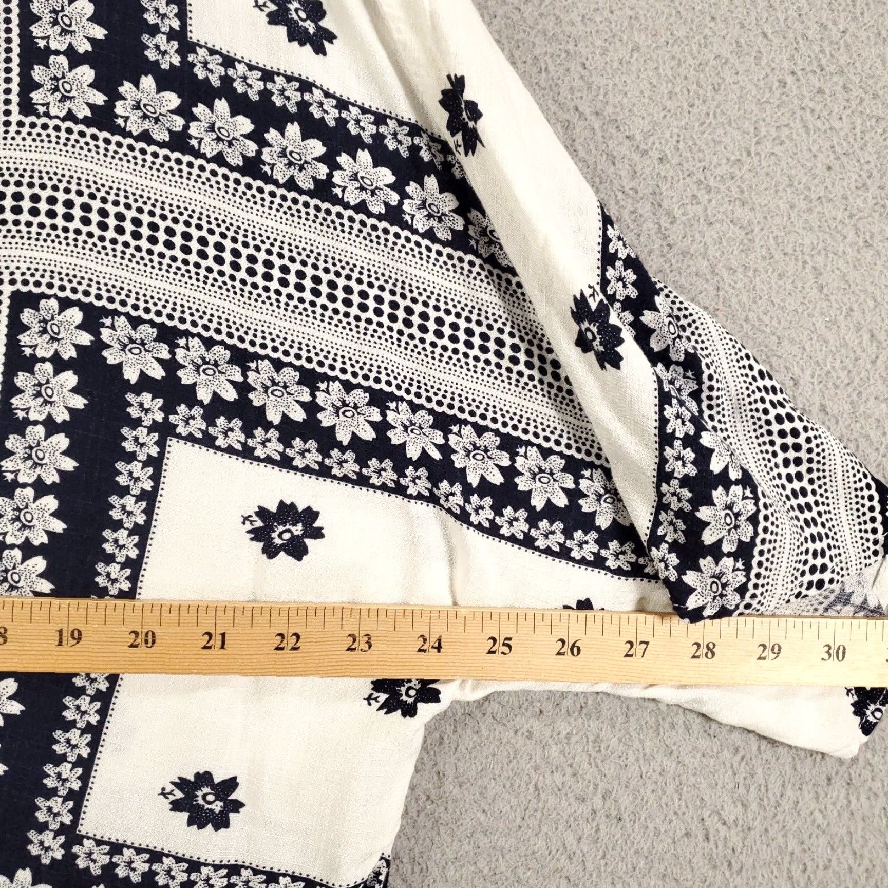 Vintage UMGEE Cardigan Small Medium Black White Floral Design Open Front Flowey Modern Size M / US 6-8 / IT 42-44 - 4 Thumbnail