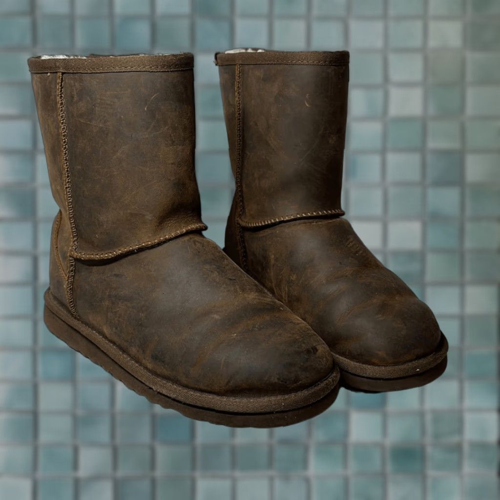 Ugg Ugg Short Dark Brown Leather Water Resistant Winter Boots size 5 Size 27" / US 4 / IT 40 - 1 Thumbnail