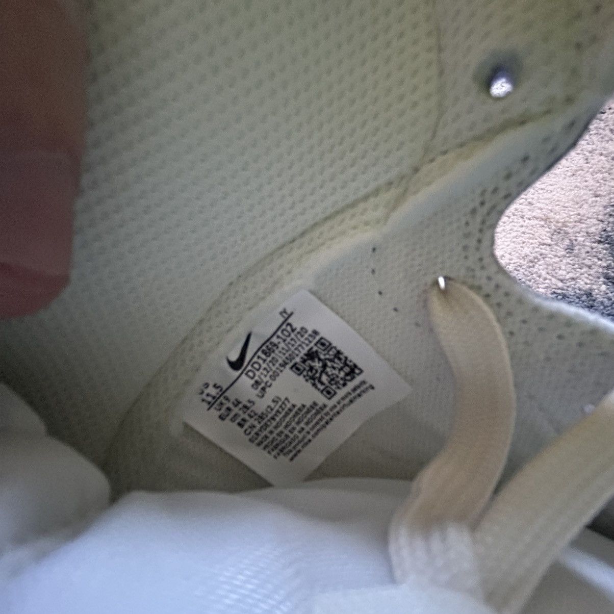 Nike DD1869-102 NiKE DUNK HiGH FOOTBALL GREY SAiL PALE iVORY Size US 10 / EU 43 - 8 Thumbnail