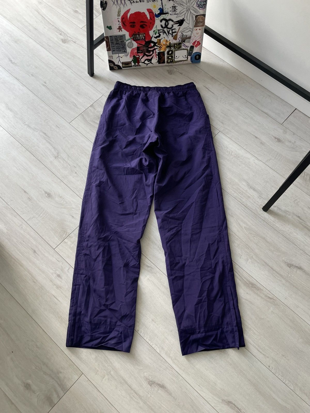 Nike Vintage Nike Y2K Nylon Sweatpants Baggy Gold Swoosh Size 26" / US 2 / IT 38 - 4 Thumbnail