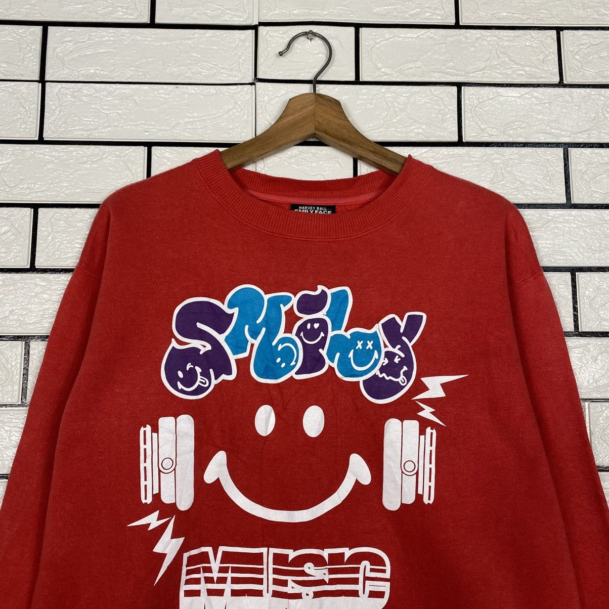 Japanese Brand 📌Vintage Sweatshirt Smiley Face Big Logo Over Print Size US L / EU 52-54 / 3 - 4 Thumbnail