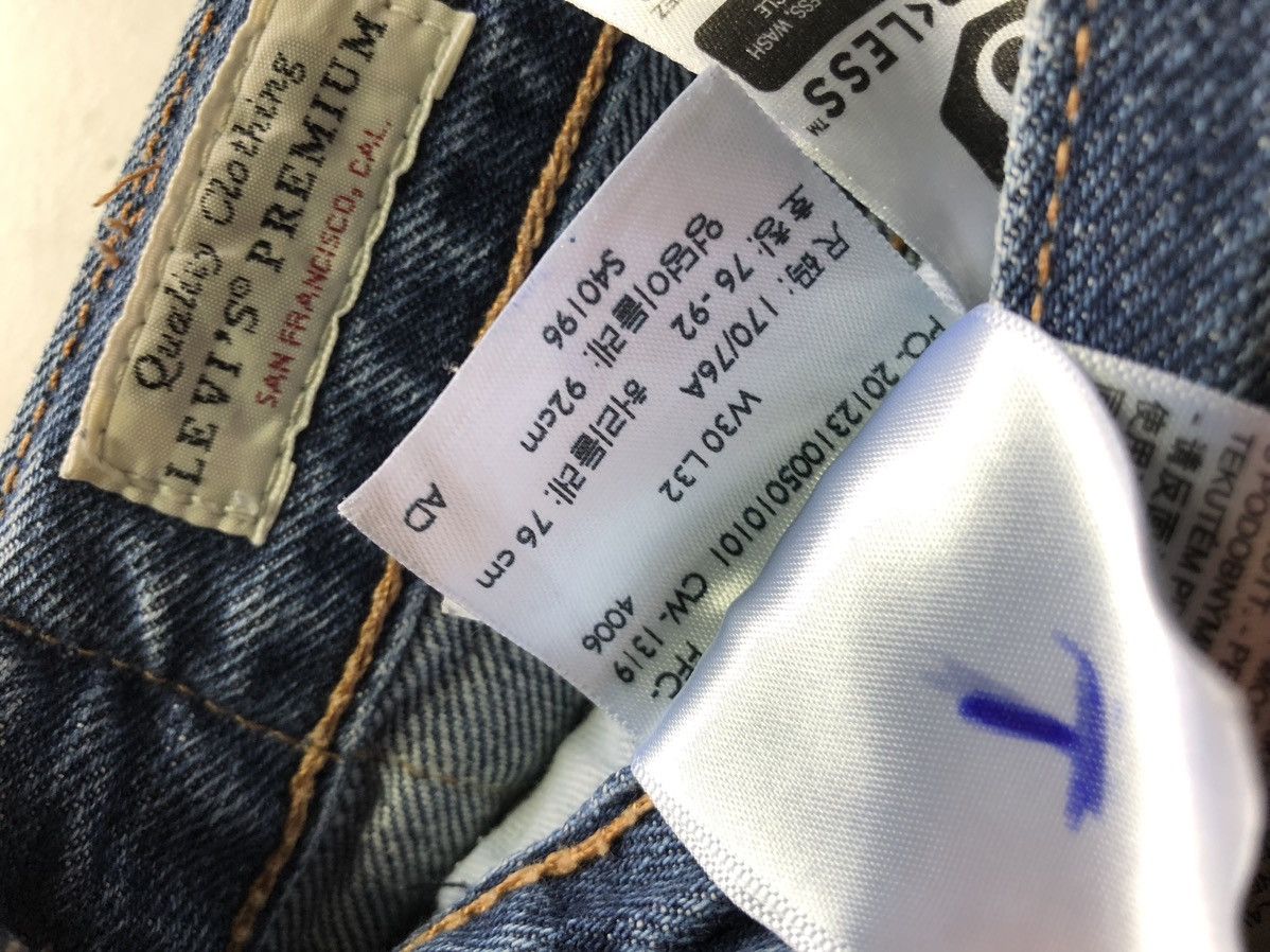 Levi's Levi’s 501 Men’s Jeans – W30 L32 – Premium Denim – Classic Size US 30 / EU 46 - 7 Thumbnail