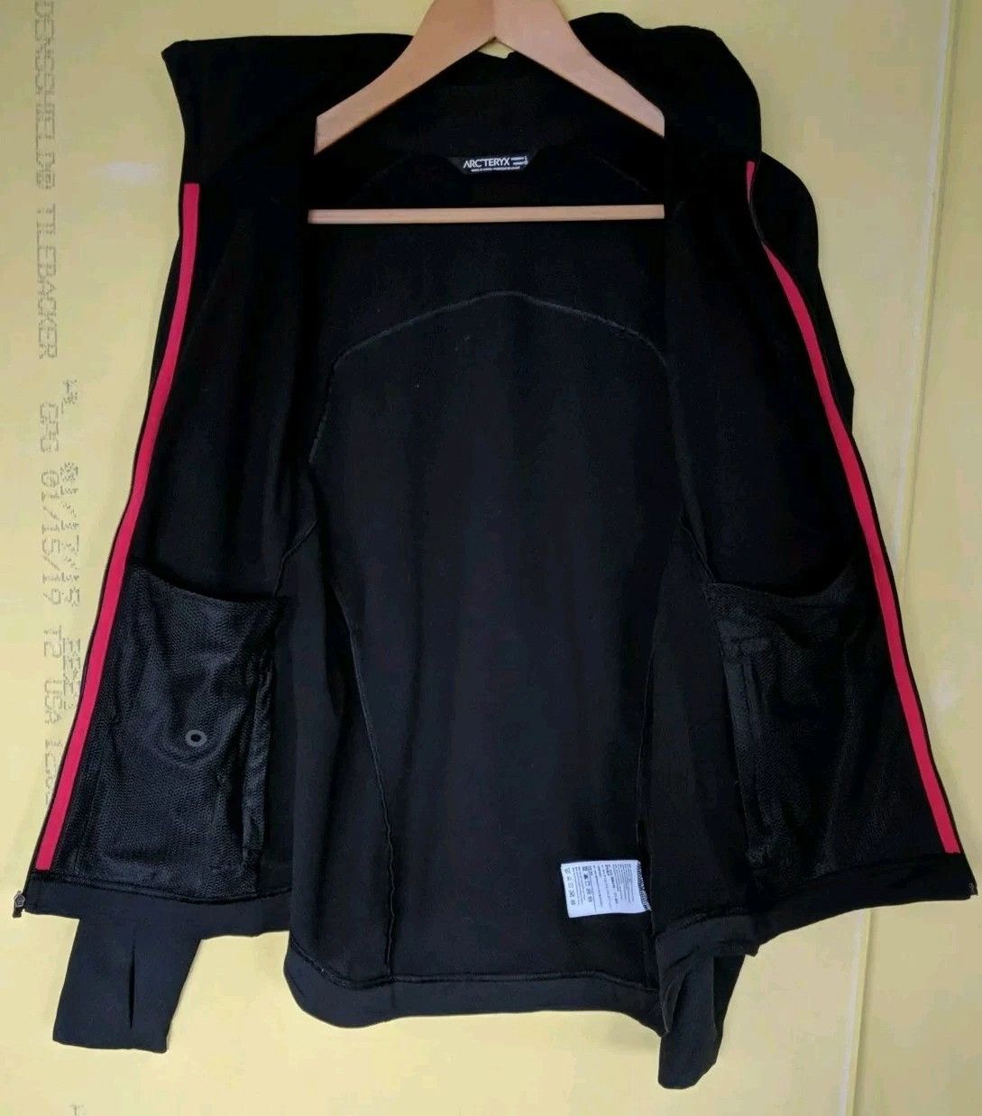 Arc'teryx Arc'teryx Full Zip Thumbholes Arcteryx Track Jacket Size L / US 10 / IT 46 - 10 Thumbnail