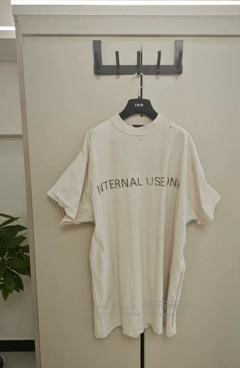 Balenciaga Balenciaga Backward White Short Sleeve Size US S / EU 44-46 / 1 - 1 Thumbnail