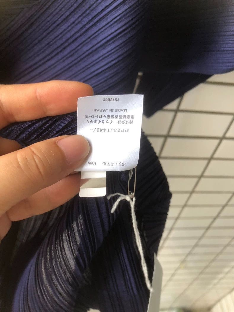 Issey Miyake Issey Miyake size:one size Dark blue pleated short-sleeved Size XS / US 0-2 / IT 36-38 - 4 Thumbnail