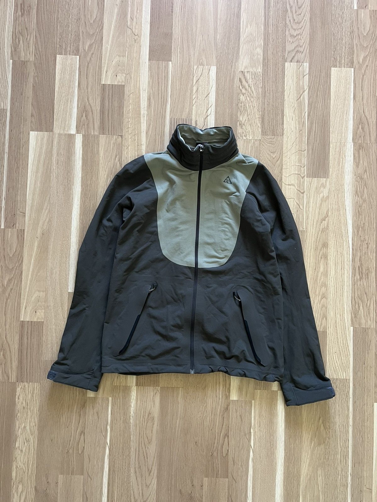Nike ACG outdoor jacket soft shell women