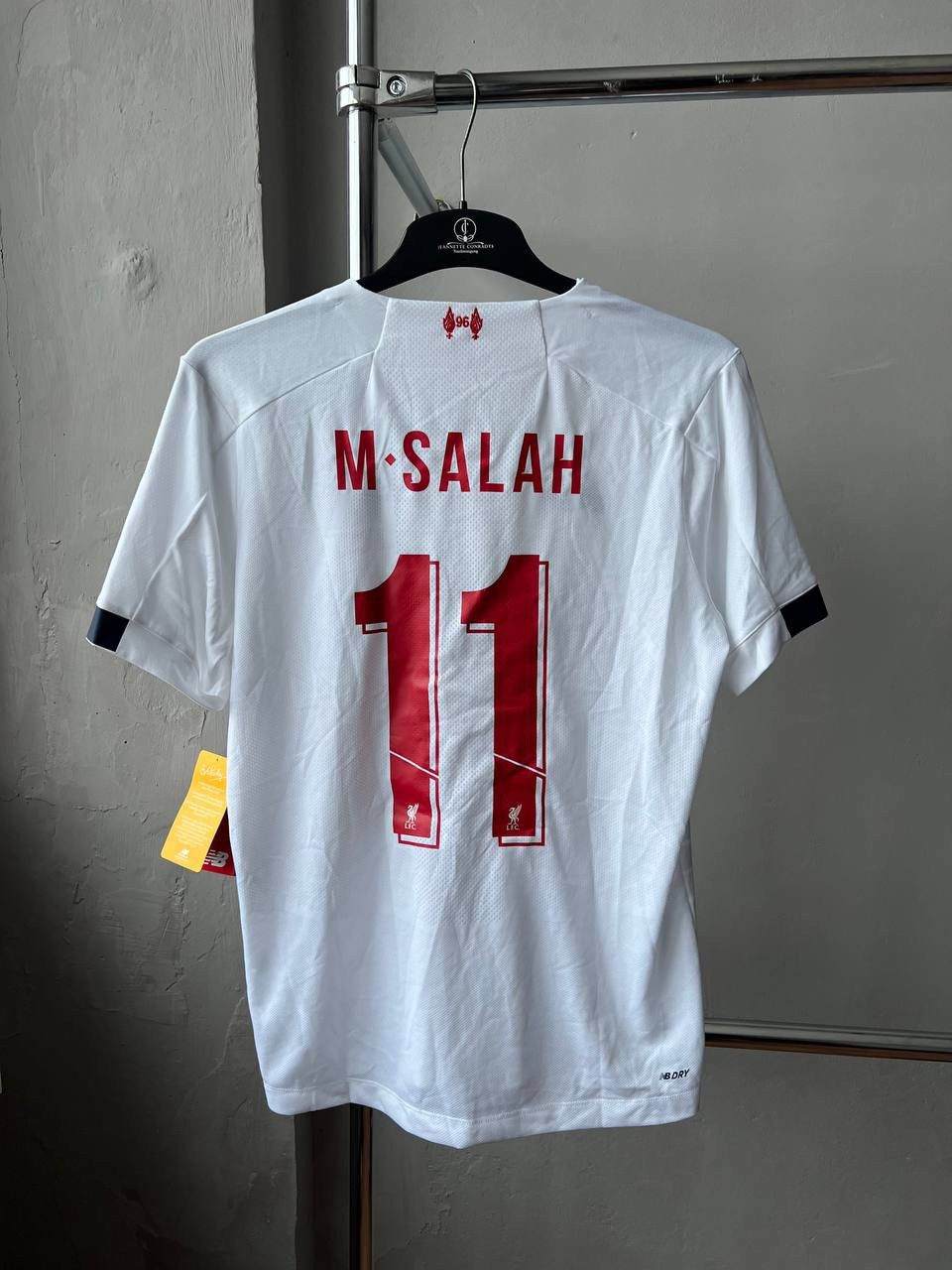 New Balance NEW! 2019/20 LIVERPOOL FC #11 M.SALAH HOME SOCCER JERSEY M Size US M / EU 48-50 / 2 - 4 Thumbnail