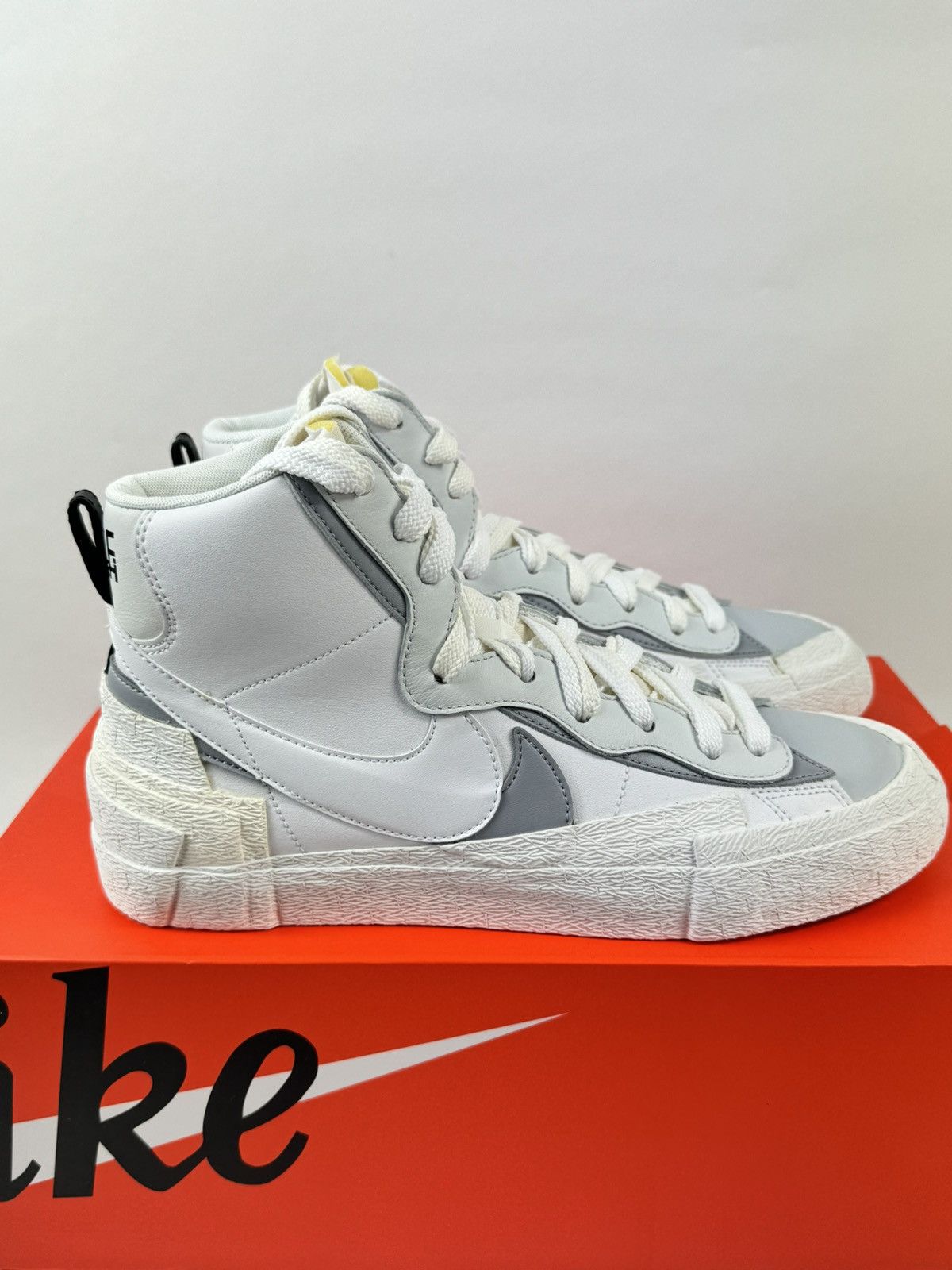 NIKE BLAZER MID SACAI SNEAKERS